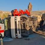 انقلاب حافلة مدرسية على أوتوستراد زحلة وإصابة طلاب بجروح