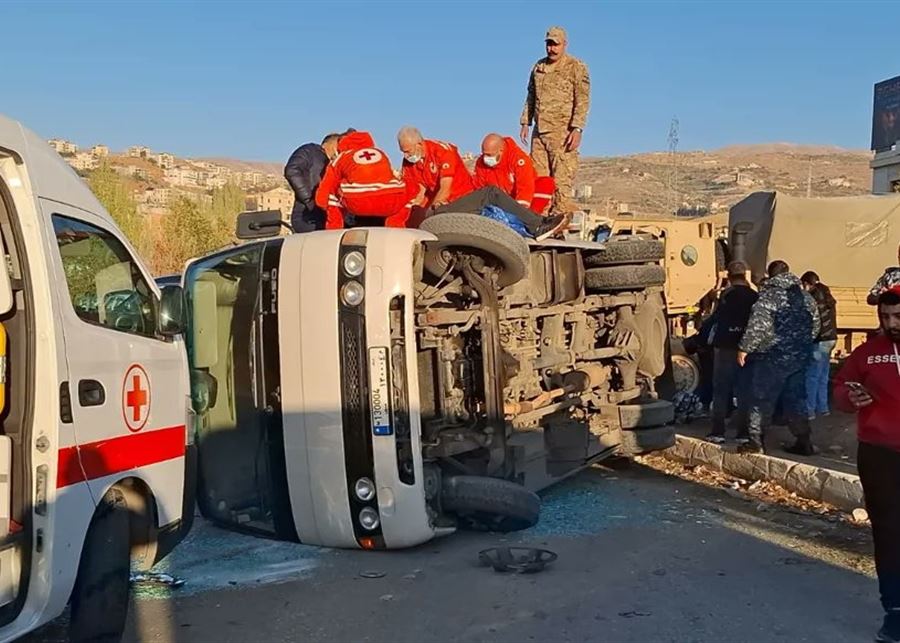 انقلاب حافلة مدرسية على أوتوستراد زحلة وإصابة طلاب…