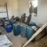 بالصور – دهم مصنع كبتاغون في القصر… وهذا ما ضُبط