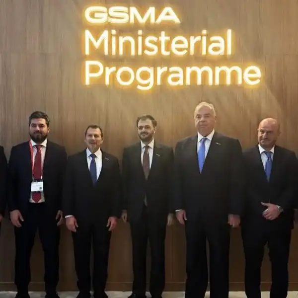 وزير الاتصالات اختتم زيارته الى قطر