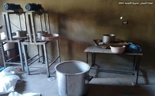 الجيش يداهم معمل لتصنيع حبوب الكبتاغون في القصر