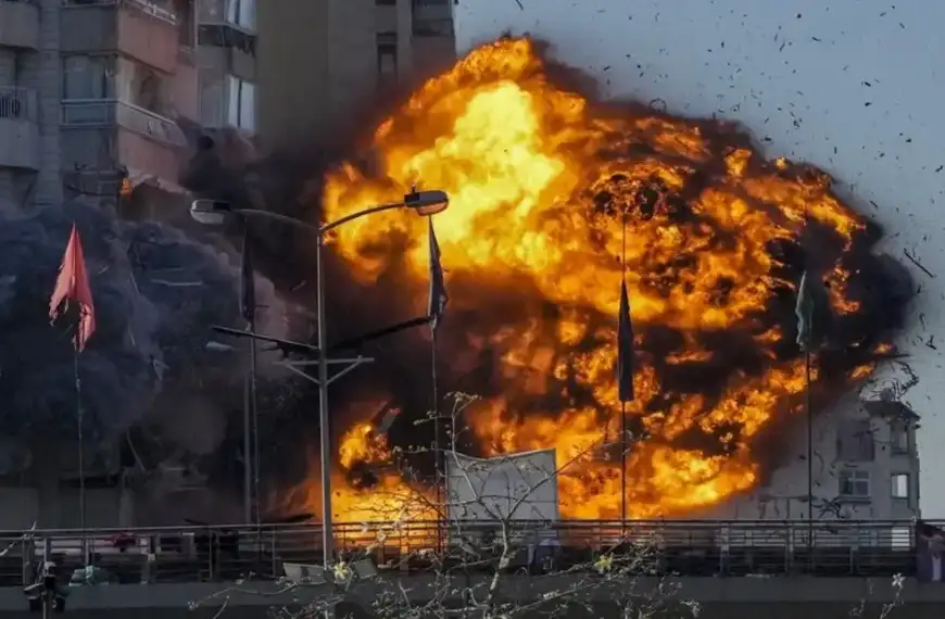 إقرأوا ما قيل عن الحرب في لبنان.. تقريرٌ إماراتي يشرح