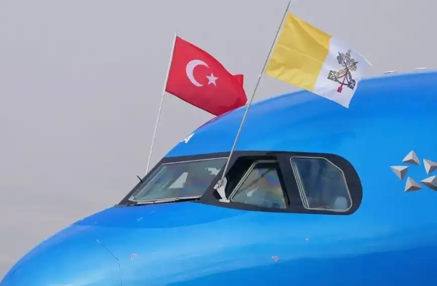 “إيرباص 320”: طائرة البابا تأثرت بخلل الكمبيوتر … كيف سيصل الى بيروت؟