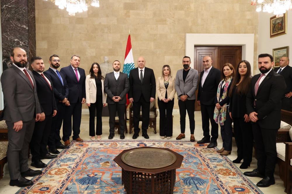 عون ينشد الاحتضان العربي من الباب السعودي