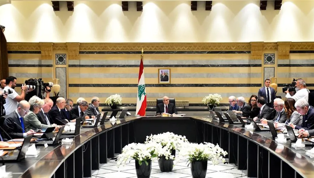 موفدة ماكرون تدعم الدور التفاوضي للميكانيزم… لا تمديد لتسجيل المغتربين والأزمة إلى انسداد