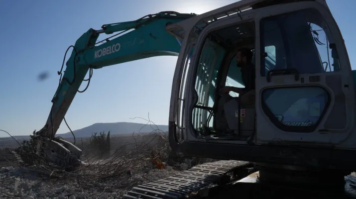 إزالة الركام في الجنوب: مهنة حربٍ تهدّدها إسرائيل