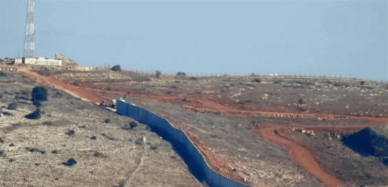 الجدار-على-الحدود