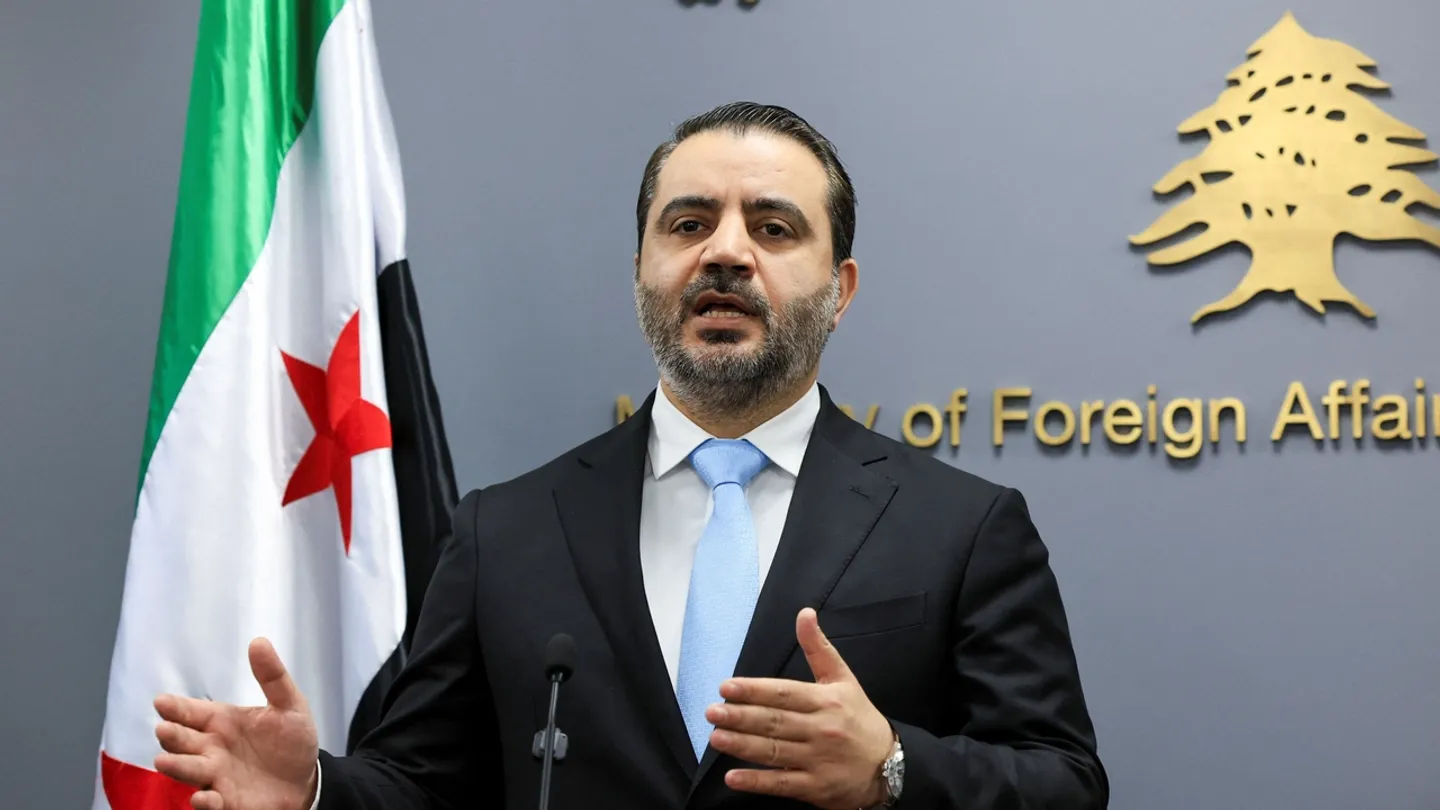 أول زيارة رسمية إلى المملكة المتحدة… الشيباني: نحمل آمال السوريين وطموحاتهم