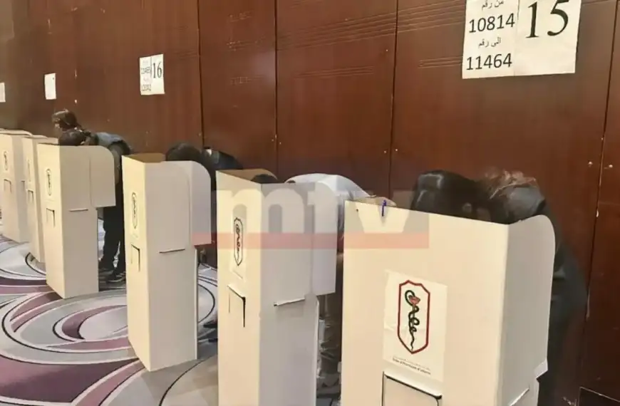 بالفيديو- إشكال على خلفيّة إقفال صناديق الاقتراع في…