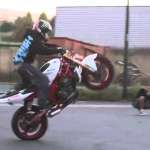 بالفيديو- هذا ما فعله شبّان على أوتوستراد جلّ الديب