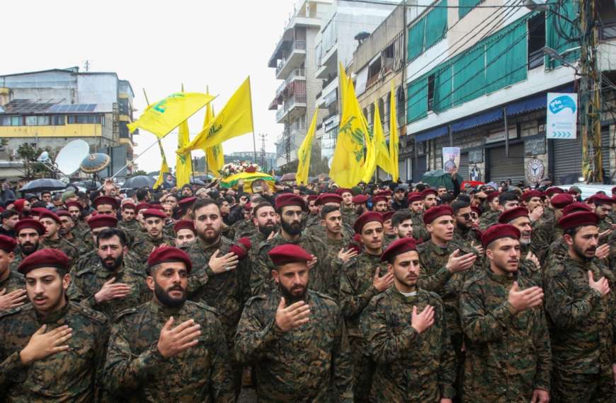 الحزب منقسم الى رأيين، والقيادة تميل لاعتماد الدبلوماسيّة