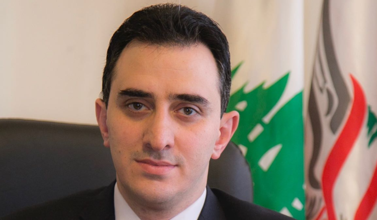 رازي الحاج: عندما تريد الدولة فرض هيبتها تعرف…