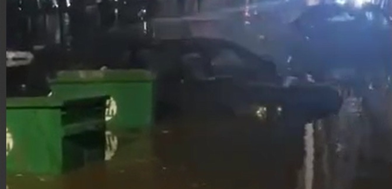 بالفيديوهات- الشتوة الأولى تُغرق طرقات لبنان