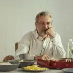 الوحدة على الطاولة… مخاطر لا تتوقّعها