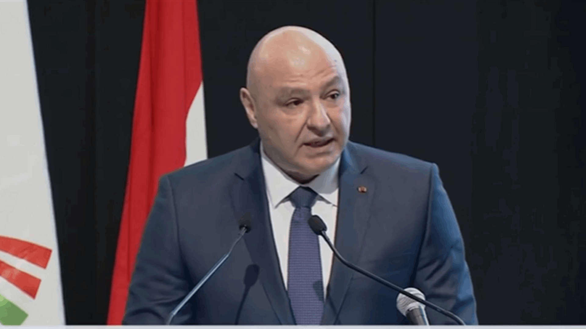 عون عاد الى بيروت مختتماً زيارته الى بلغاريا