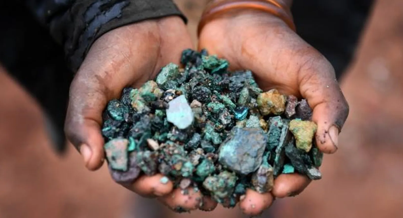 ذهب لبنان الصامت: المعادن الدفينة بين الإهمال والفرص الضائعة