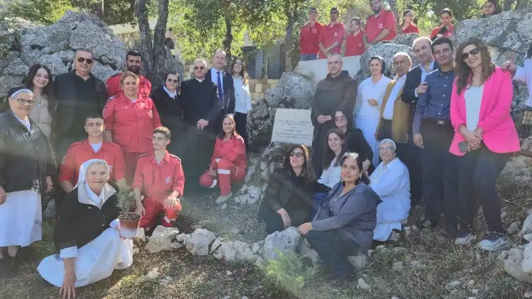 كاريتاس تغرس 140 أرزة من في حديقة البطاركة في الديمان