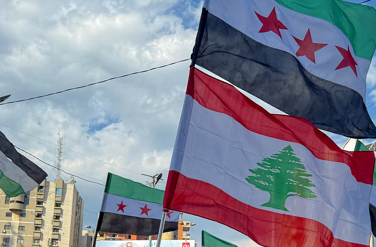 لبنان يواجه أزمة السلاح وسط تحولات إقليمية ودور…