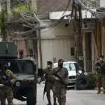 الجيش يداهم الشراونة ويصادر عتاداً في منزل نوح زعيتر