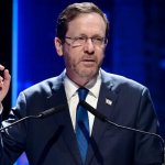 هرتسوغ: عنف المستوطنين ضد الفلسطينيين تجاوز الخط الأحمر