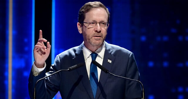 هرتسوغ: عنف المستوطنين ضد الفلسطينيين تجاوز الخط الأحمر