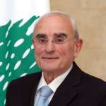 وزير الدفاع يؤجّل تسريح كلّ العسكريين من كلّ الرتب