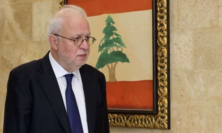 وزير العدل: سلاح “الحزب” عبء… وعليه تسليمه