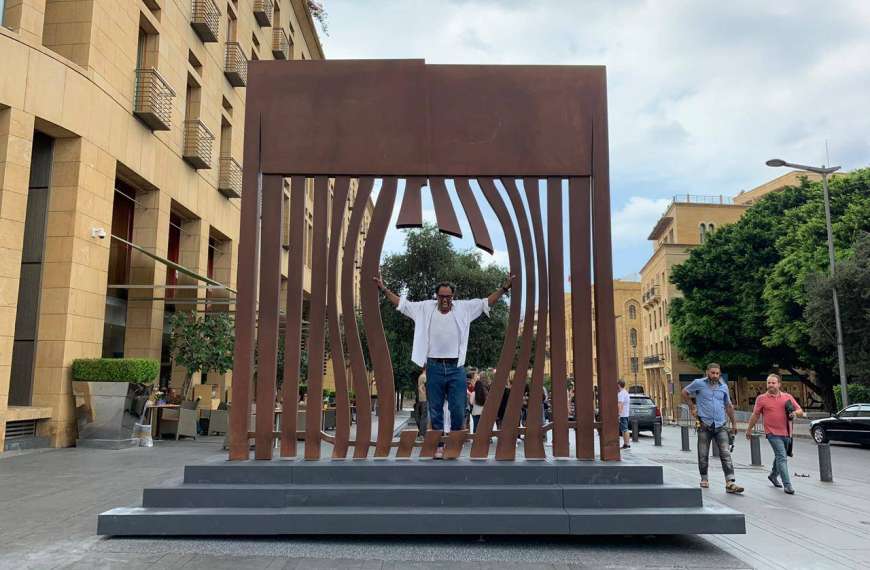 إزالة غامضة لـ«جدار الأمل» من وسط بيروت… ذاكرة…