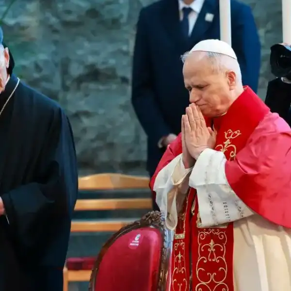 في بازيليك سيدة لبنان… لمستُ ثوبه كأنني “النازفة”!