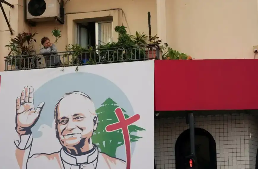 الحبر الأعظم في المخيمات