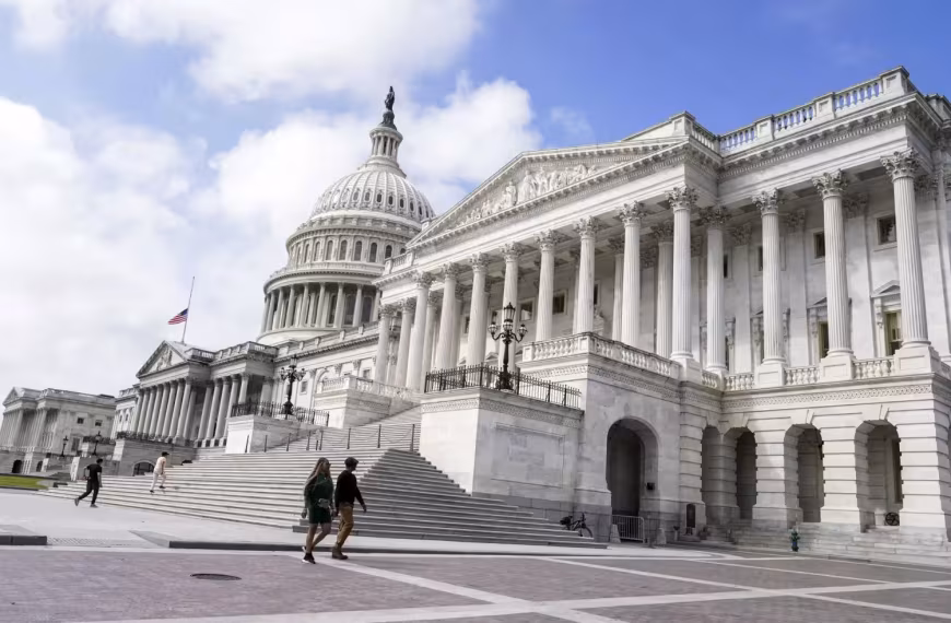 الكونغرس: مساعدات الجيش مقابل سلاح الحزب