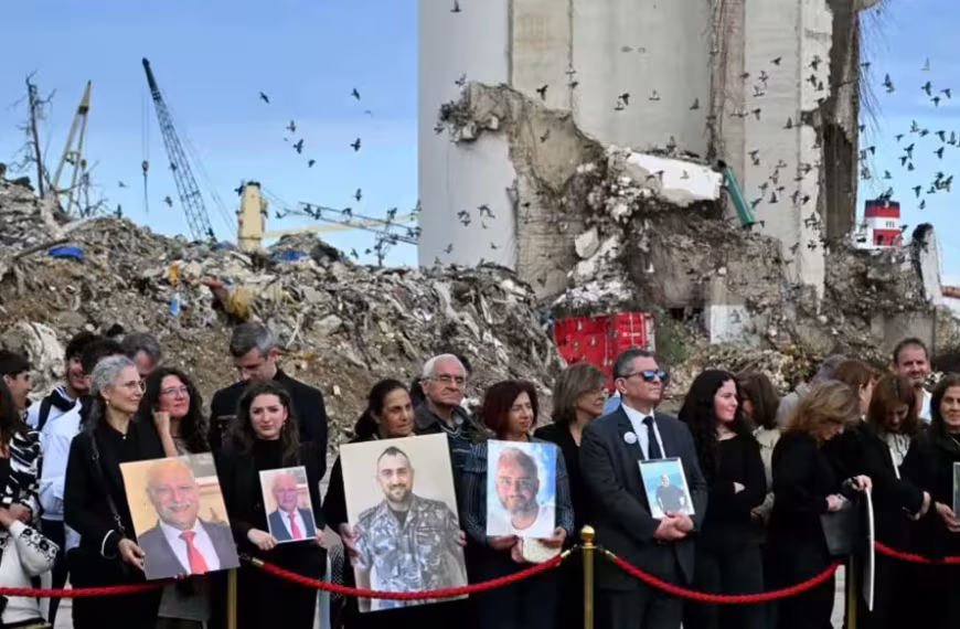 بيروت تفيض بحشدٍ قياسي في القداس الختامي البابا:…