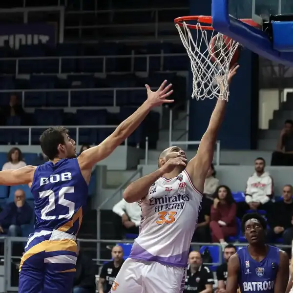 بيروت يفرض إيقاعه من البداية للنهاية ويُسقط شباب…