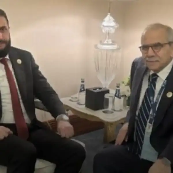 سلام ينشر صورة له مع الشرع… وما قاله…