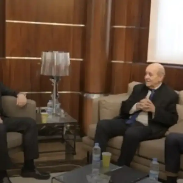 ماذا دار بين بو صعب ولودريان؟