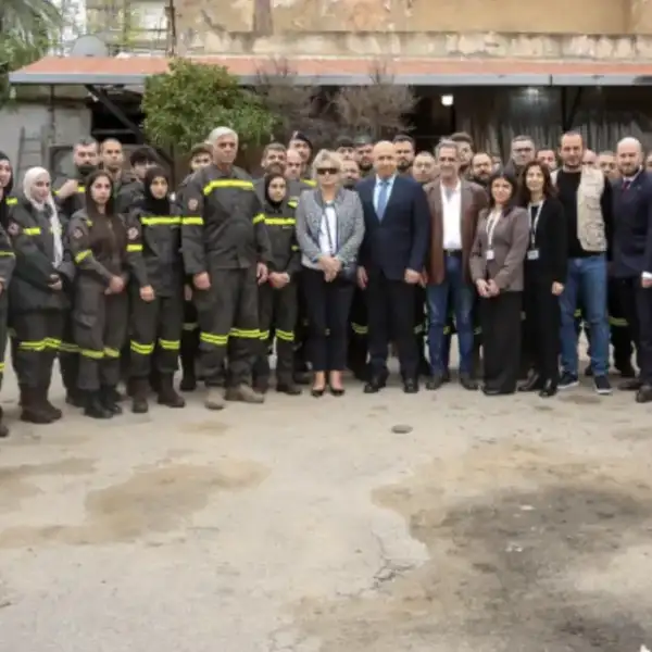 الدفاع المدني تسلم هبة نظام طاقة شمسية لمركز&hellip;