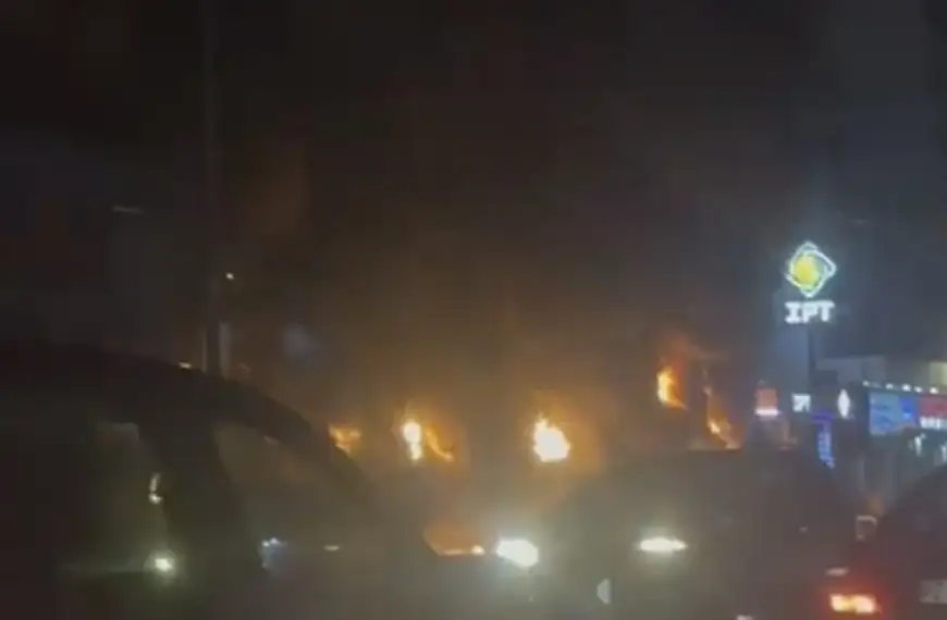 اندلاع حريق في Khoury Home فرع الدورة