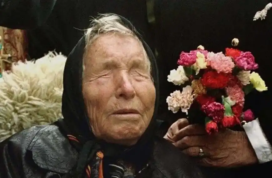 “نورٌ في السماء”.. العرافة بابا فانغا: هذا ما سيحدث يوم الجمعة