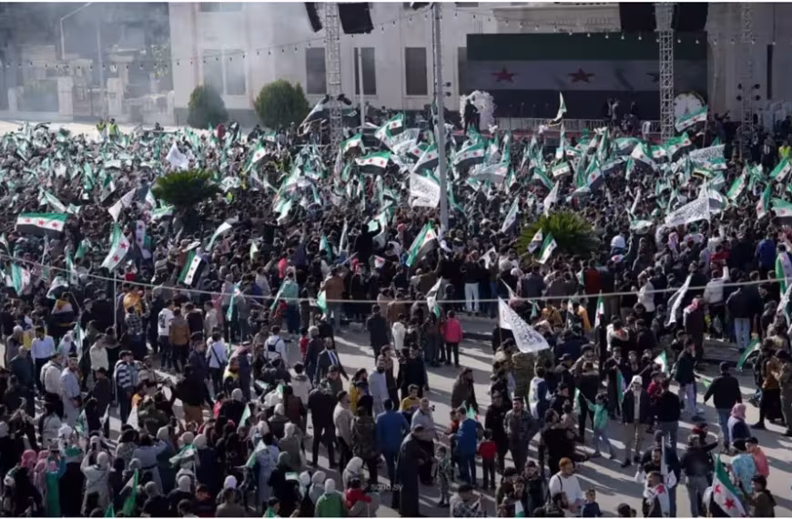 سوريا بين الاحتفال بمرور عام على سقوط الأسد…