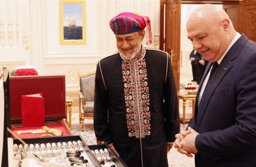 سلطان عُمان يقيم عشاءً رسمياً على شرف الرئيس…