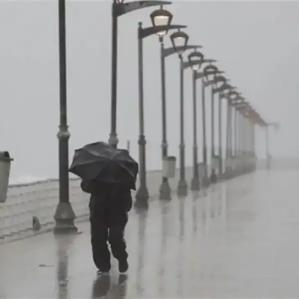 الأمطار عائدة.. منخفض جديد مصحوب بكتل هوائية باردة&hellip;