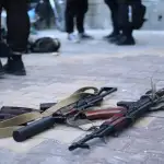 بالصور- هذا ما ضبطه الأمن السوري مع خلية “داعش” في إدلب