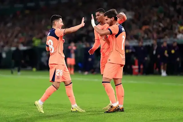 فليك يراهن ويُصيب… خماسية كتالونية ورسالة قوية للمنافسين