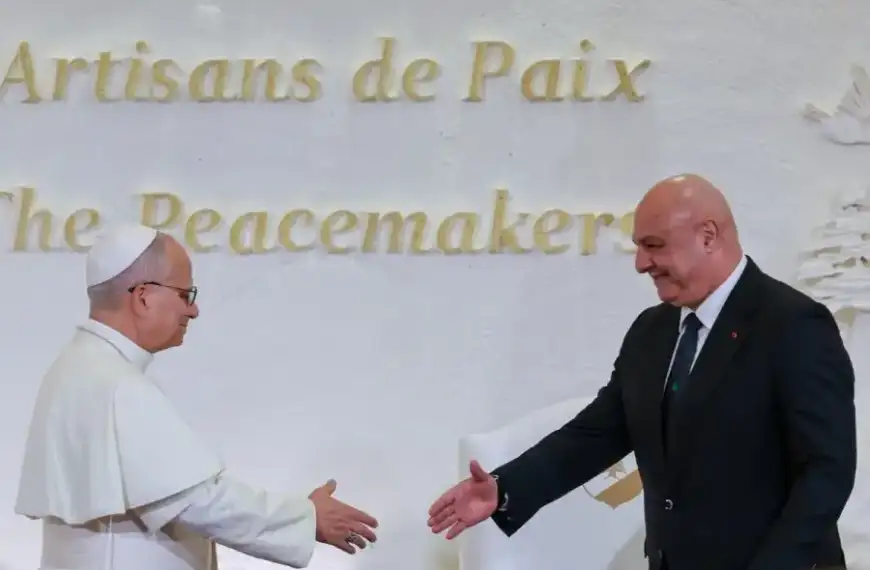 «زيارة السلام» تنافس وهج الحرب «الآتية»