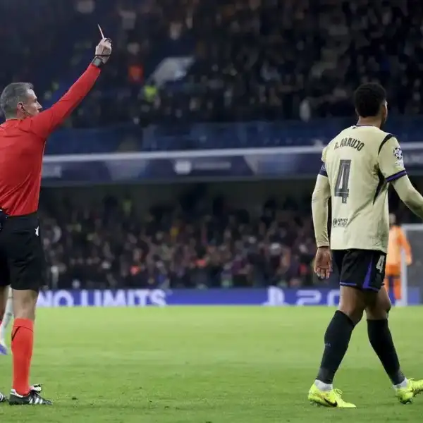 أراوخو خارج الخدمة… أزمة نفسية تعصف بلاعب برشلونة