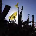 ملامح طرحٍ بريطاني لمأزق السلاح: تجربة إيرلندا تَصلح للبنان؟