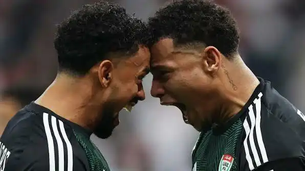 النشامى يحسمونها… والإمارات تعبر بالترجيح في ليلة عربية مشتعلة