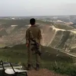 شرقٌ للوحوشِ المتوكّلين على الله!