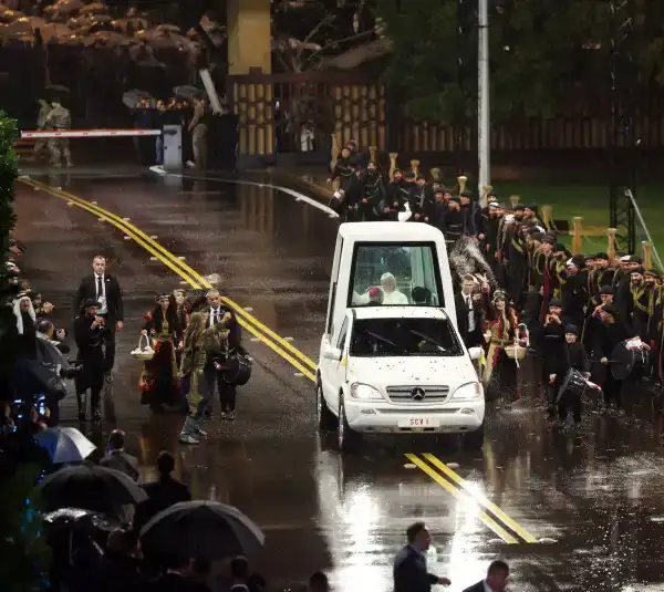 تداعيات زيارة قداسة البابا على الإقتصاد اللبناني