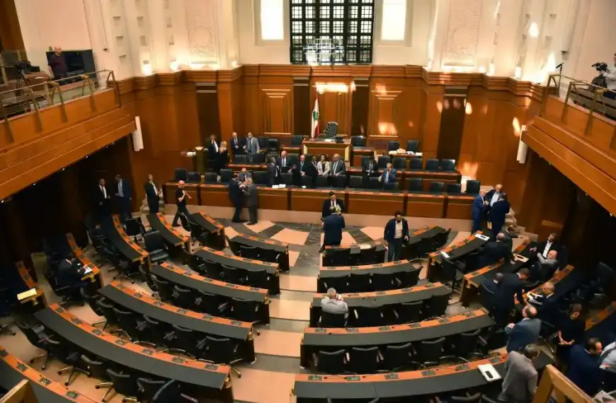 التفاف مشبوه على قرارات الحكومة والمجتمع الدولي… 90 مليون دولار “تهرّب” من احتياطي الموازنة